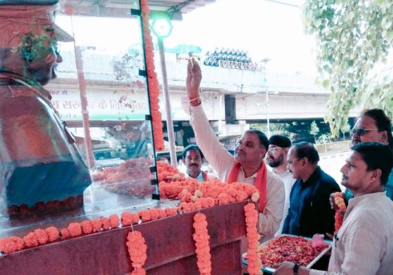 देश वीर शहीदों का सदैव ऋणी रहता है - मधुसूदन