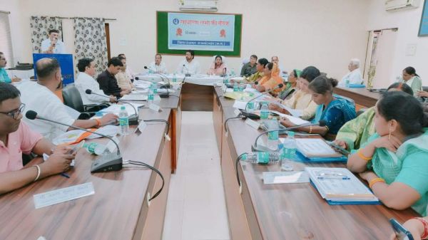 अध्यक्ष ने अनियमितता को लेकर लगाई फटकार
