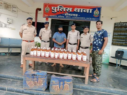 अंतरराज्यीय शराब तस्करों  से 48 बोतल जब्त