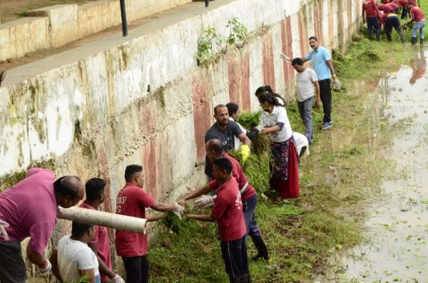 दलपत सागर सरोवर स्वच्छता महाभियान  में हरवर्ग के लोगों ने निभाई सहभागिता