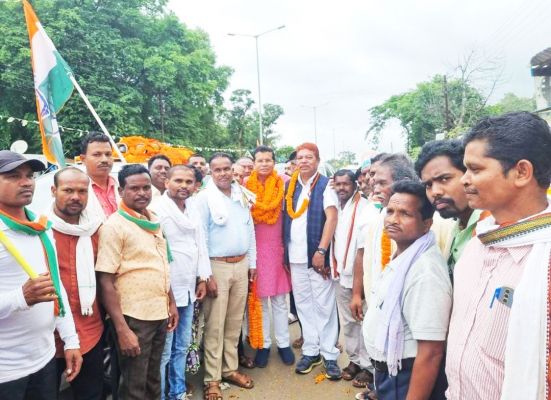 कैबिनेट मंत्री मरकाम का विधायक चंदन संग सैकड़ों कांग्रेसियों ने किया भव्य स्वागत