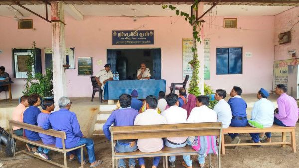 साइबर अपराध व ऑनलाईन ठगी  से बचने लोगों को करें जागरूक