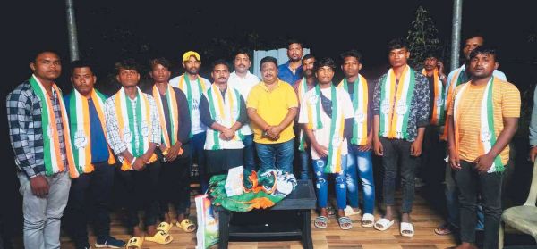 50 से अधिक भाजयुमो कार्यकर्ताओं ने किया कांग्रेस प्रवेश