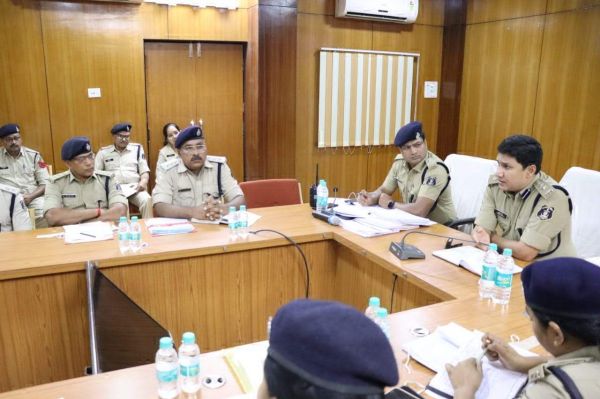 नशीले पदार्थों की तस्करी पर करें त्वरित कार्रवाई