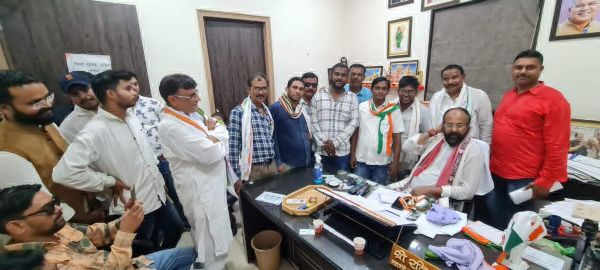 रवि ठाकुर का निष्कासन रद्द  कार्यकर्ताओं में खुशी की लहर