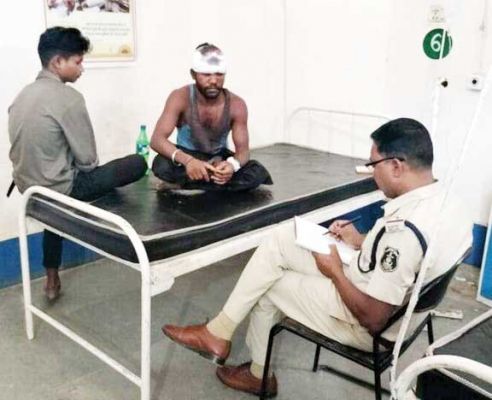 युवक पर चाकू से हमला कर मोबाइल लूटा