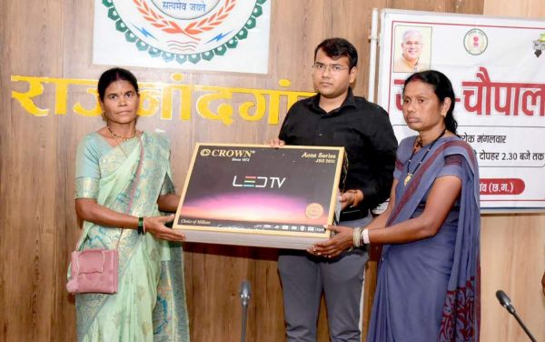 आसरा-2 के लिए स्मार्ट टीवी किया प्रदान