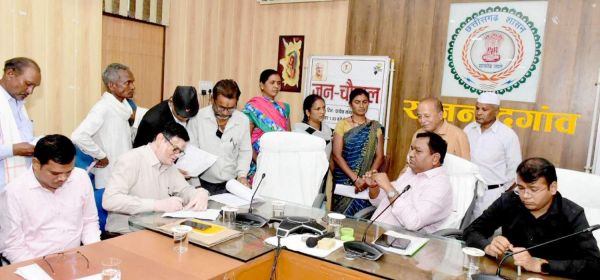 जनचौपाल : फसल बीमा, अवैध कब्जा व गलत बटांकन की शिकायत