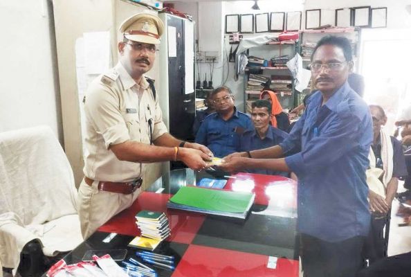 थाना प्रभारी ने ली कोटवारों की बैठक