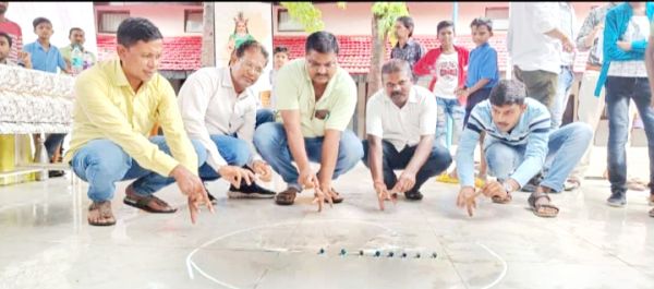 छत्तीसगढिय़ा ओलंपिक में अतिथियों ने खेली बांटी