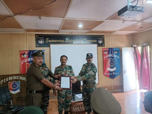 आत्मानंद विद्यालय राजिम के एनसीसी अधिकारी सागर शर्मा का सम्मान