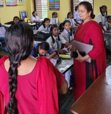छात्र-छात्राओं के शैक्षणिक स्तर सुधारने पर जोर