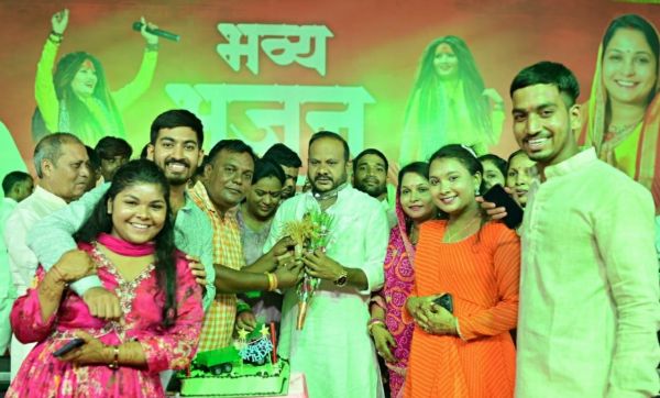 मंडी अध्यक्ष चन्द्राकर को जन्मदिन की बधाई देने तांता