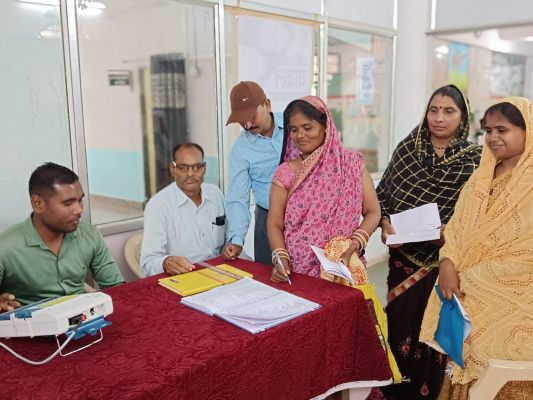 ईवीएम -वीवीपैट मशीन के प्रचार-प्रसार  के लिए प्रदर्शन केन्द्र स्थापित