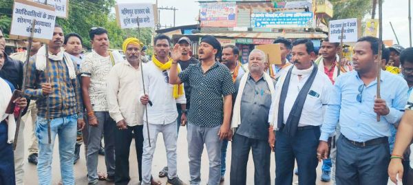 मणिपुर हिंसा के विरोध में सर्व आदिवासी समाज का प्रदर्शन