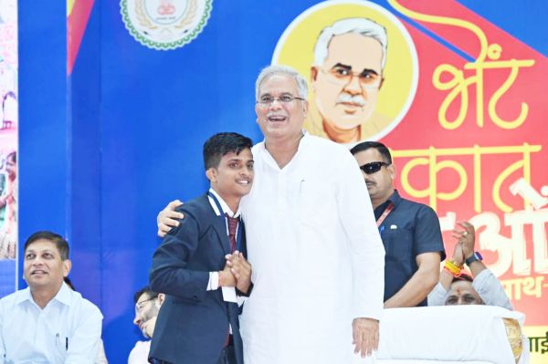 सीएम के भेंट-मुलाकात में  शामिल हुए धमतरी के युवा