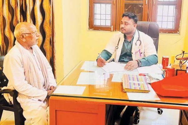 फैल रहा है आई फ्लू का प्रकोप, बचाव के लिए करें नियम का पालन- डॉ.तेजेंद्र