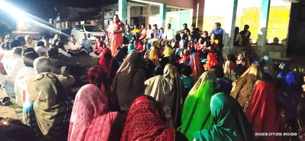 खुज्जी विस क्षेत्र में विधायक लगा रही चौपाल