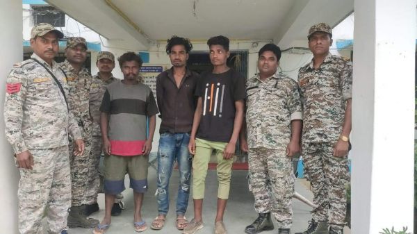 छेड़छाड़ के आरोप में 3 गिरफ्तार
