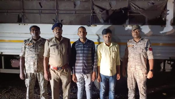 15 लाख की बिजली तार चोरी नाबालिग समेत 3 यूपी से गिरफ्तार