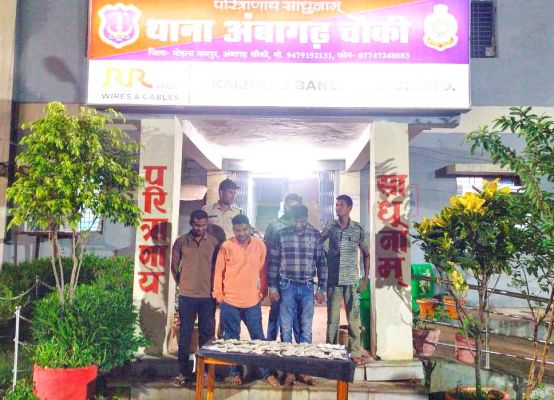 जुआ खेलते  4 गिरफ्तार