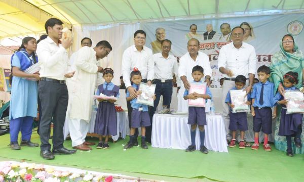 रेंगाकठेरा में जिला स्तरीय प्रवेश  उत्सव कार्यक्रम आयोजित