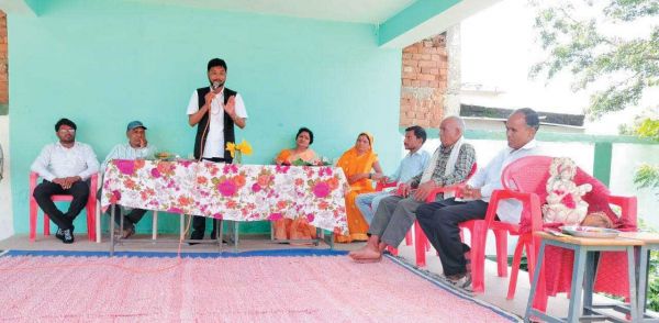 बाल कैबिनेट के शपथग्रहण समारोह में पहुंचे चंद्रशेखर