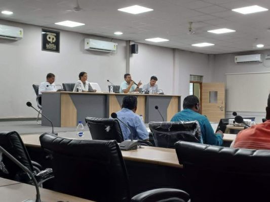 मतदान प्रतिशत बढ़ाने के लिए कार्ययोजना बनाने बैठक 