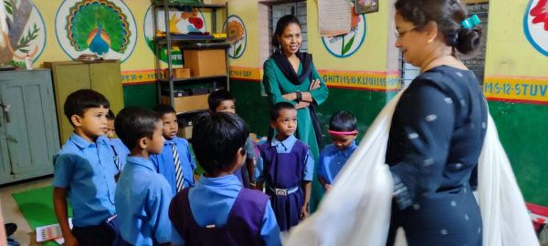 अध्यापन में विलंब के लिए प्राचार्य और अनुपस्थित शिक्षक से मांगा स्पष्टीकरण