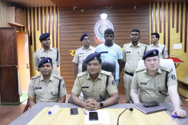 11 लाख के उठाईगिरी के आरोपी आंध्र  से पकड़ाए