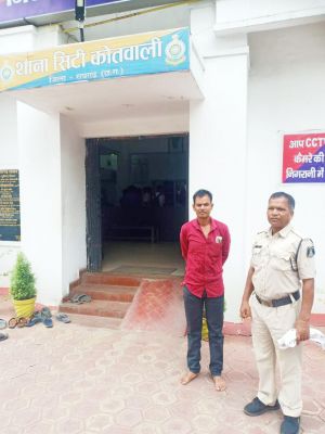 13 साल से फरार स्थायी वारंटी चढ़ा पुलिस के हत्थे