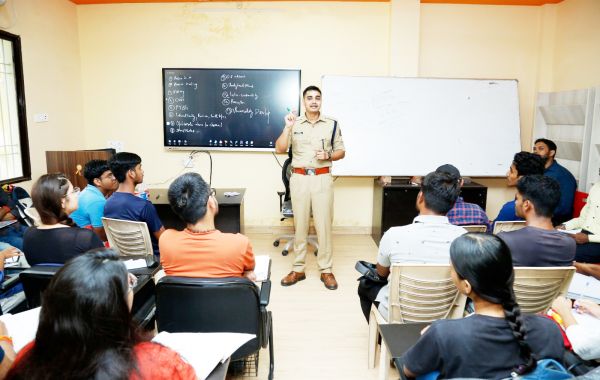 जिला ग्रन्थालय में कैरियर गाइडेंस सेमीनार