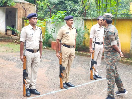एसपी ने किया धनोरा थाना का वार्षिक निरीक्षण