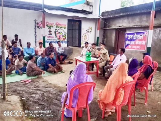 अरसीपाली में पुलिस ने लगाई जन चौपाल