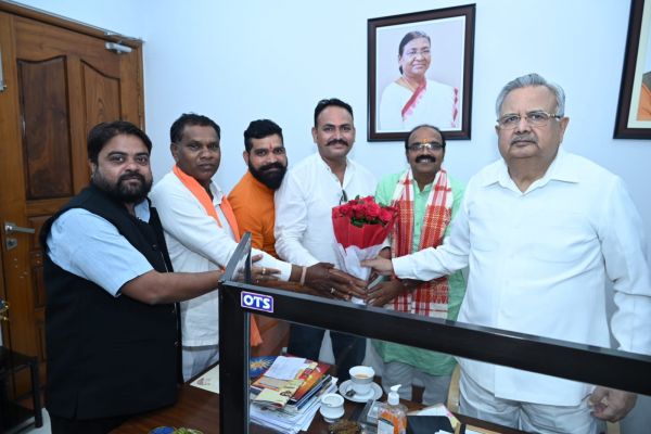 पूर्व सीएम डॉ. रमन को राष्ट्रीय उपाध्यक्ष बनने पर दी बधाई