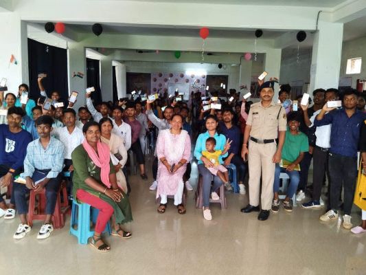 बालिकाओं को किया जागरूक 