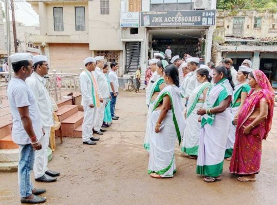 मासिक ध्वज वंदन आयोजित