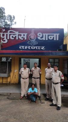 मामूली विवाद, पड़ोसी पर टांगी से हमला, गिरफ्तार  