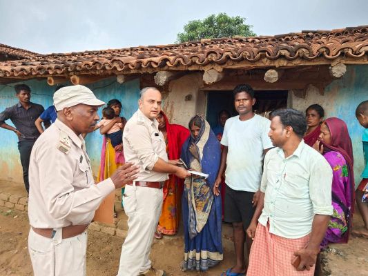 हाथी ने 4 घर तोड़े, घायल ग्रामीण की मौत, दी सहायता राशि