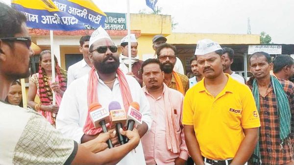 मजदूरों ने रैली निकाल ज्ञापन सौंपा