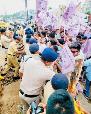  राज्य की हीरे और सोना खदानों को विदेशी कंपनी के हाथों बेचने की साजिश-प्रदीप