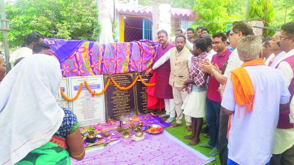 भाजपा ने नगरनार के किसानों से किया छल- रेखचंद 