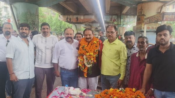 पूर्व महापौर डाकलिया ने सादगी संग मनाया जन्मदिन