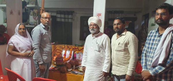 पूर्व विधायक मिले शोकाकुल परिवार से