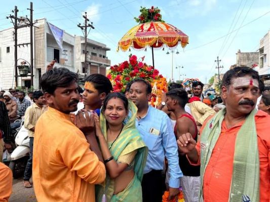 बेलपत्र और एक लोटा जल से प्रसन्न  हो जाते हैं भोलेनाथ - गीता