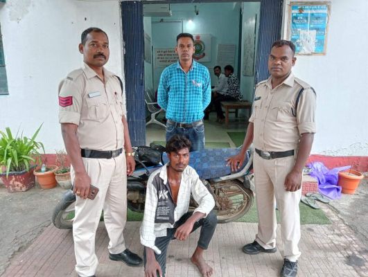चोरी की मोटर सायकल के साथ आरोपी गिरफ्तार  