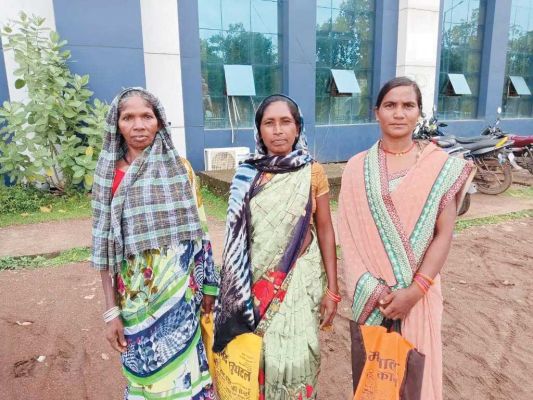 श्रम अफसरों पर एजेंट के साथ मिलकर राशि गबन करने का आरोप