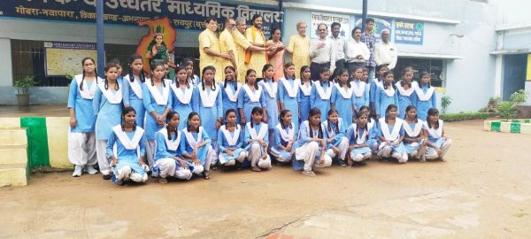 सालासर समिति ने 49 छात्राओं की फीस जमा की