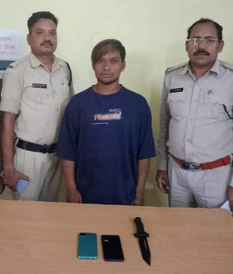 चोरी में नाबालिग सहित एक आरोपी गिरफ्तार 