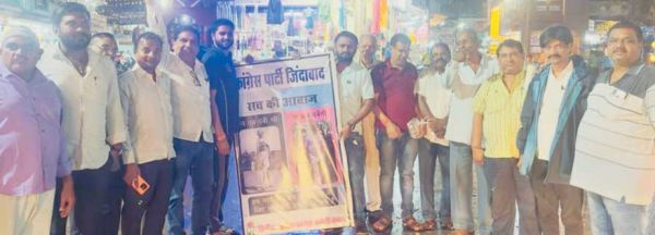 कांग्रेसियों ने मनाया जश्न